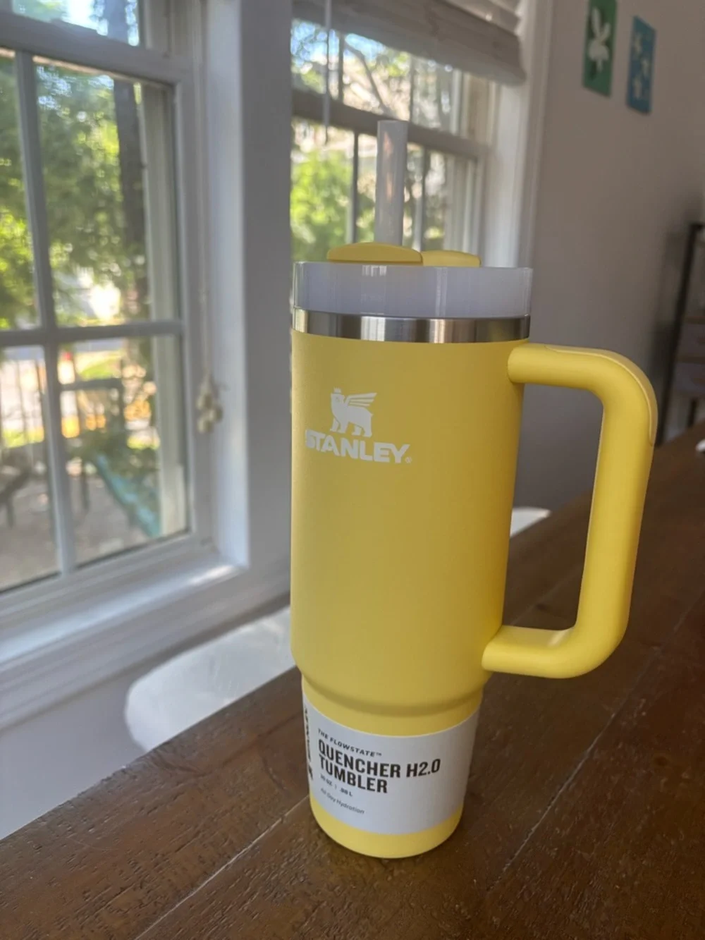 NEW 30 oz Stanley “Daffodil” Insulated Travel Tumbler with Handle and Straw Lid - Picture 3 of 5